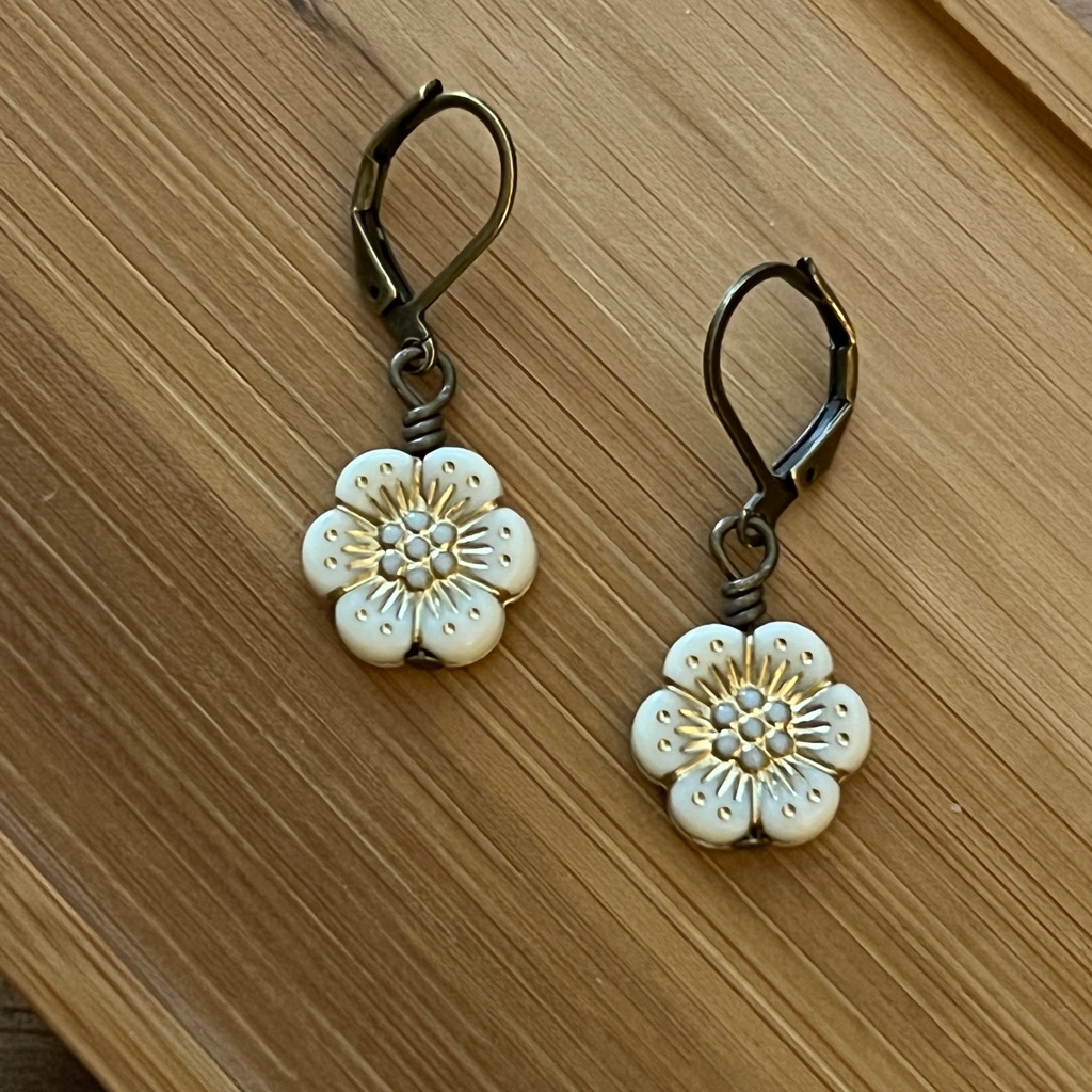 New Petite Fall Fashion Czech Cream With Gold Wash Flower Earrings